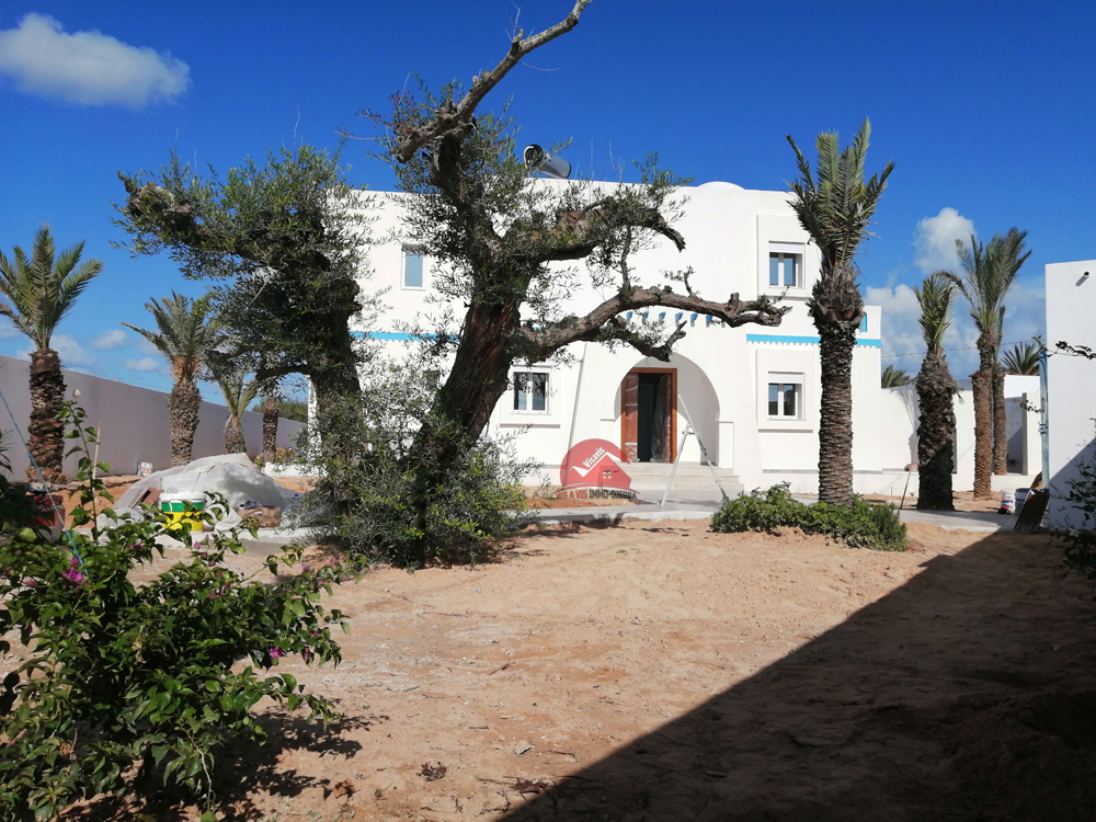 Villa sur grand terrain