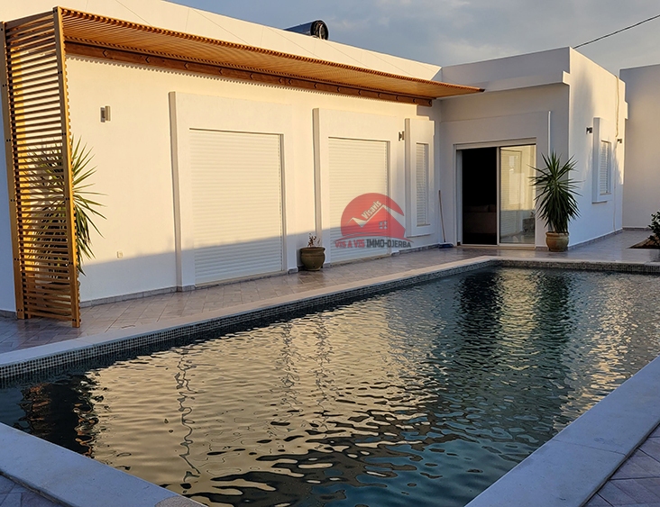 Belle villa neuve avec grande piscine privée 10m - Réf L642