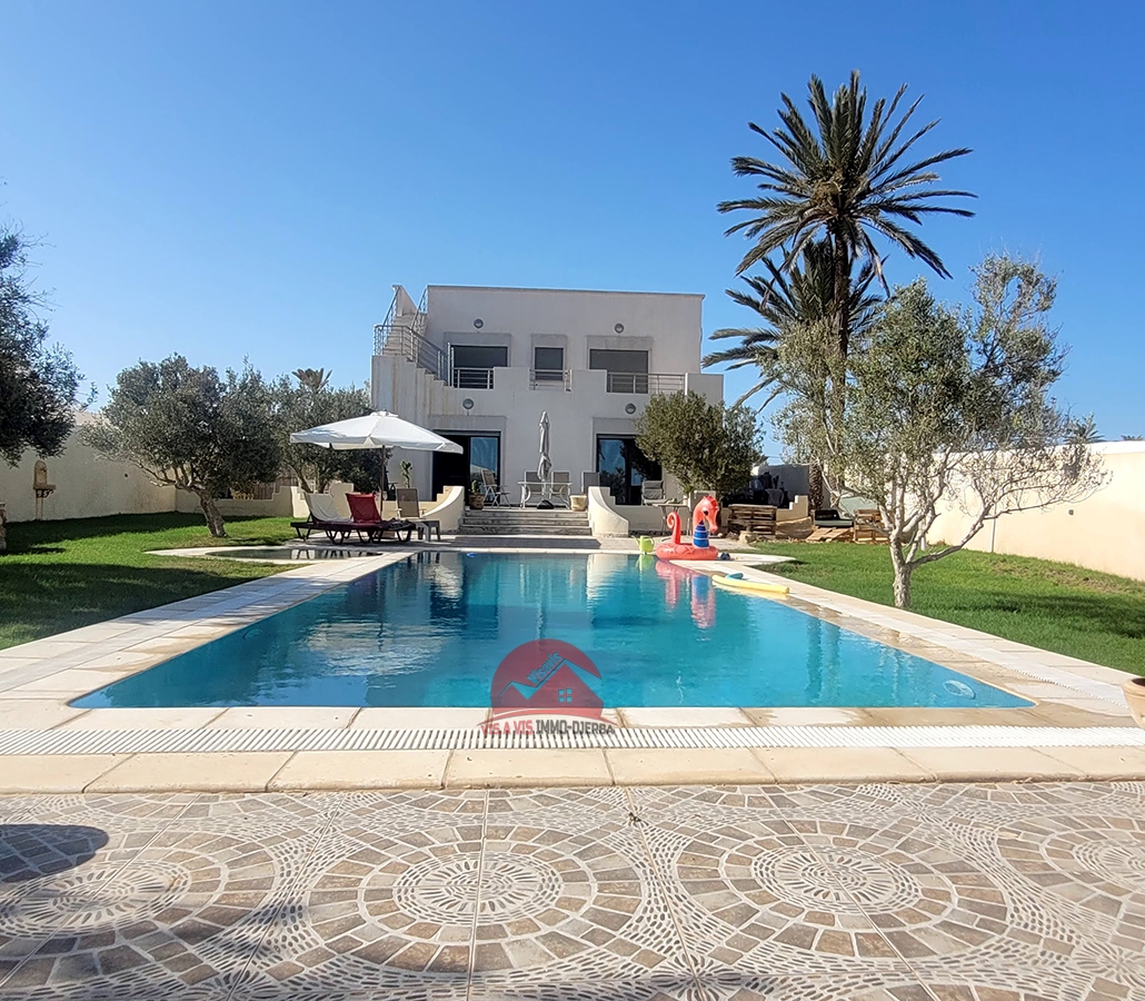 Vente grande villa avec piscine à Midoun Djerba - Réf V645