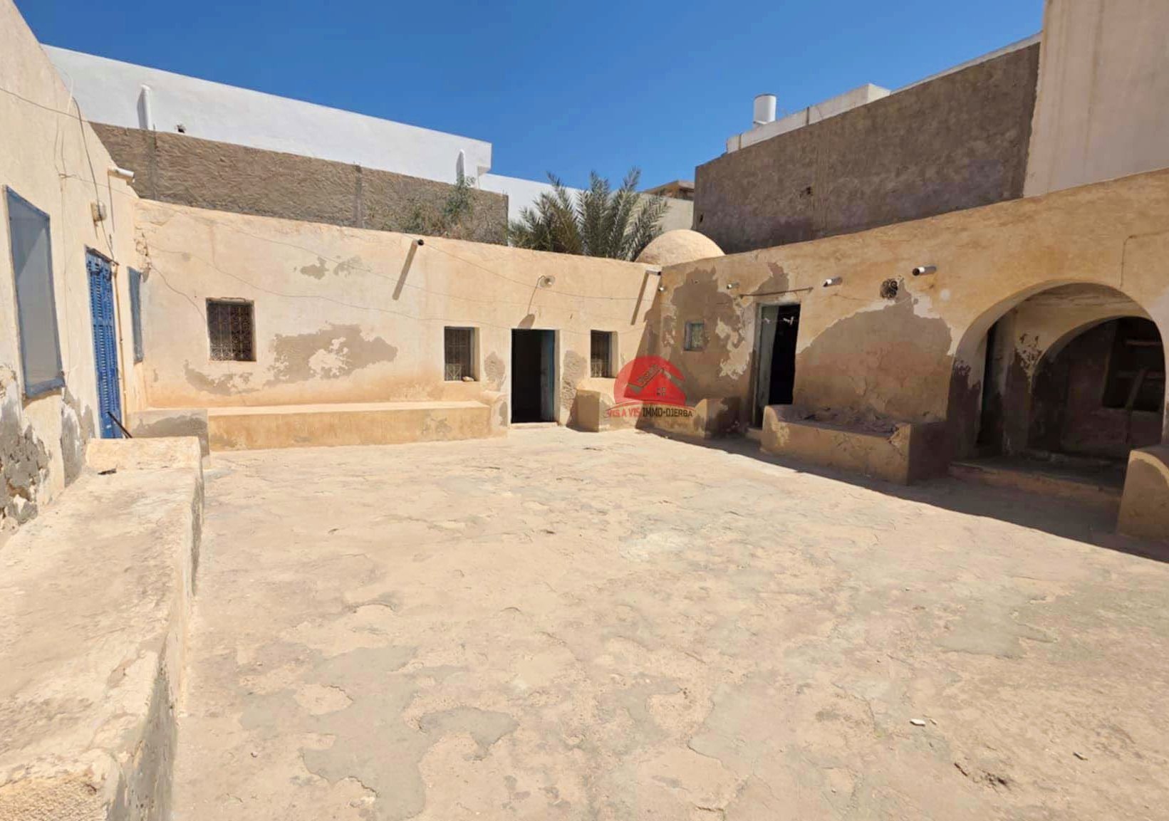 À Vendre Houch Djerbien Authentique à Houmt Souk Djerba ZU