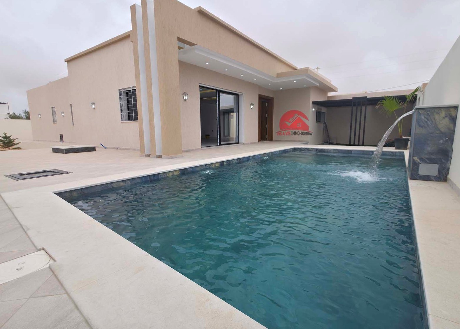 Villa de plain-pied à vendre avec 4 chambres - Djerba ZU