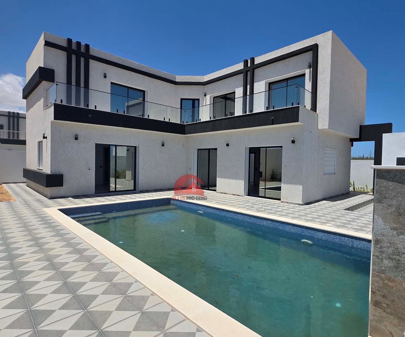 Villa neuve avec titre bleu à vendre à Tezdaine Djerba – ZA