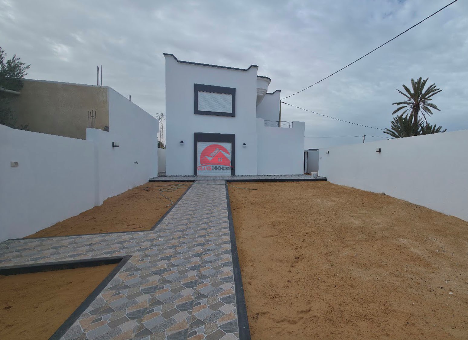 Villa neuve à louer à l’année en zone touristique à Djerba
