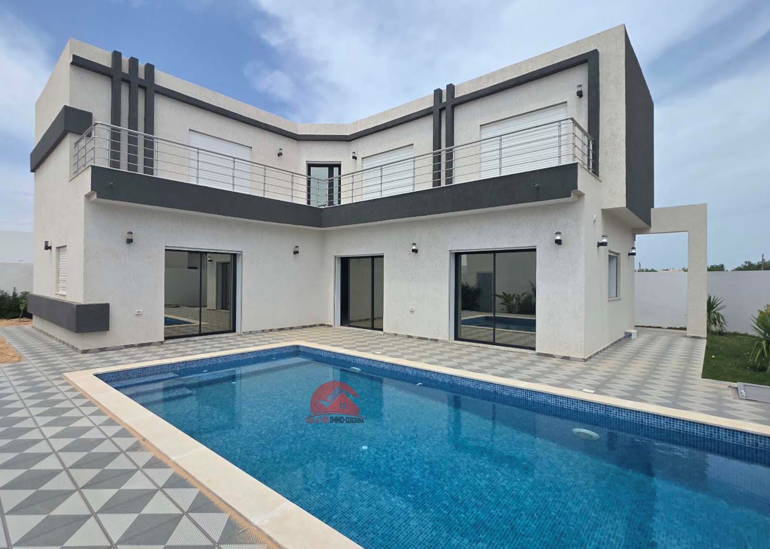 Villa avec piscine et titre bleu à vendre à Tezdaine Djerba ZA