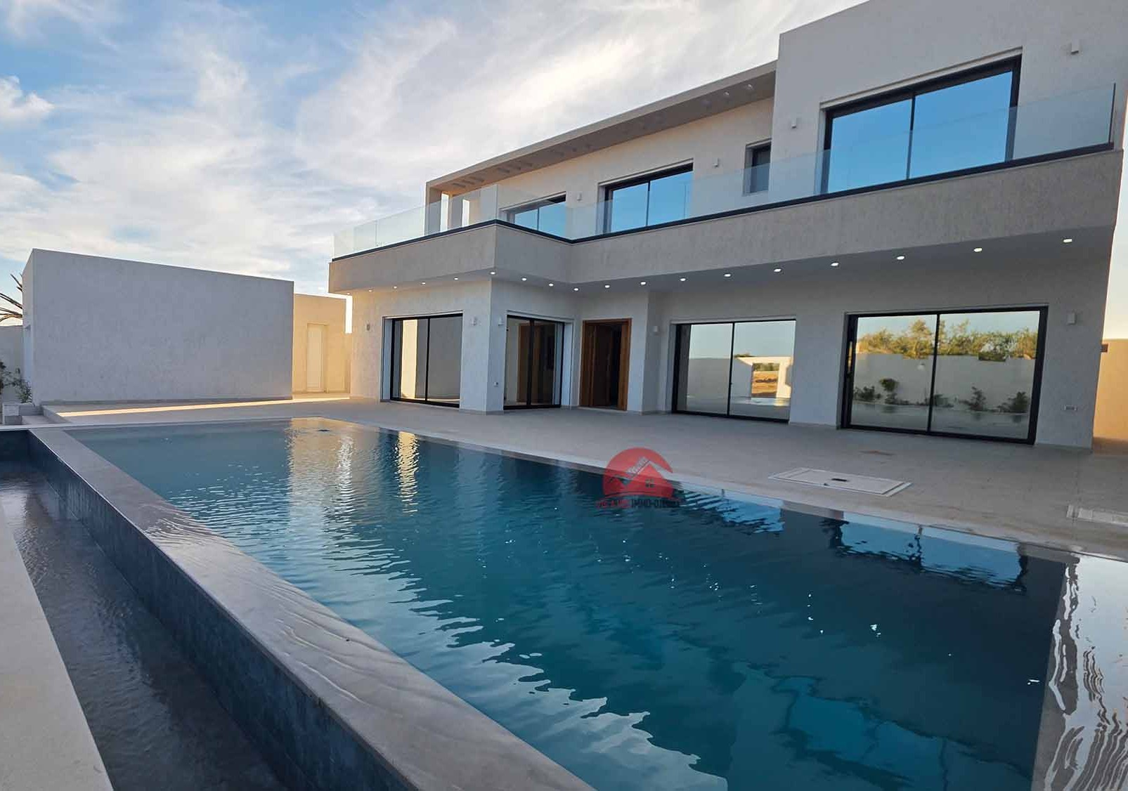 Villa avec piscine privée à vendre à Djerba Aghir ZA