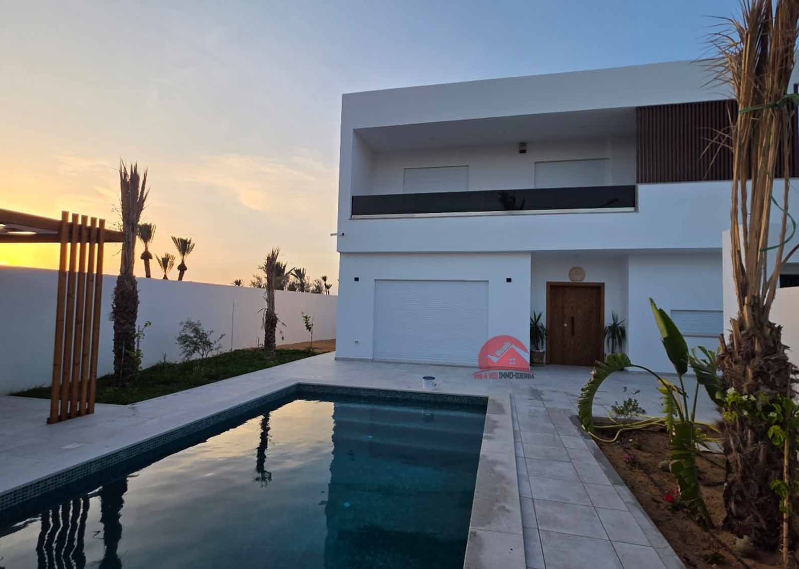 Vente villa avec piscine - conforme et avec titre bleu - ZU Djerba