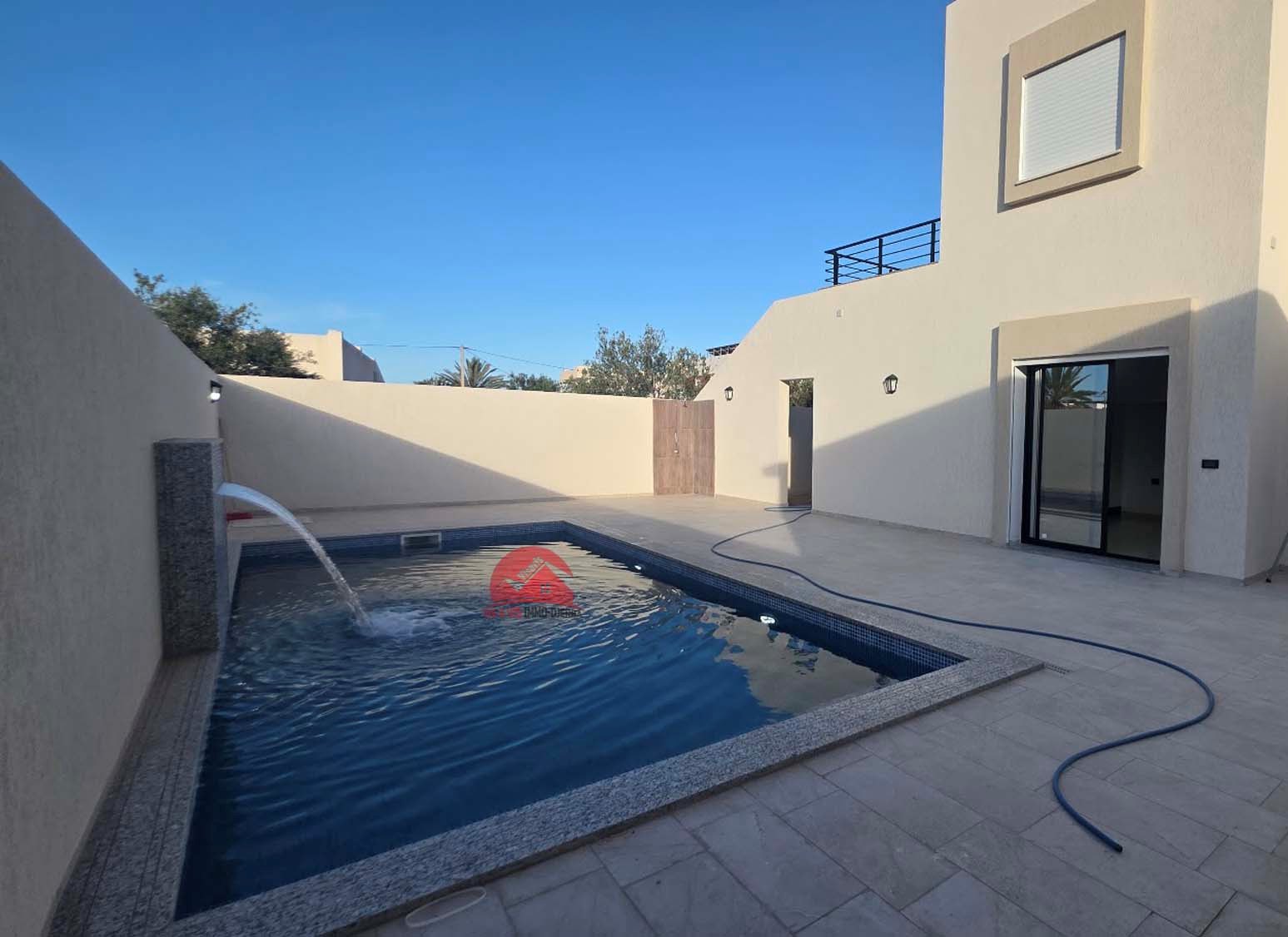 Villa S5 avec piscine à louer à L'année à Houmt souk Djerba