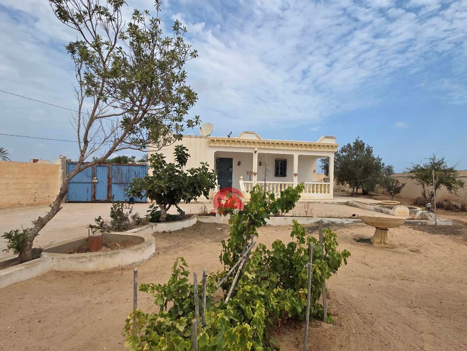 Location annuelle d'une maison S2 avec garage à Oualagh Djerba