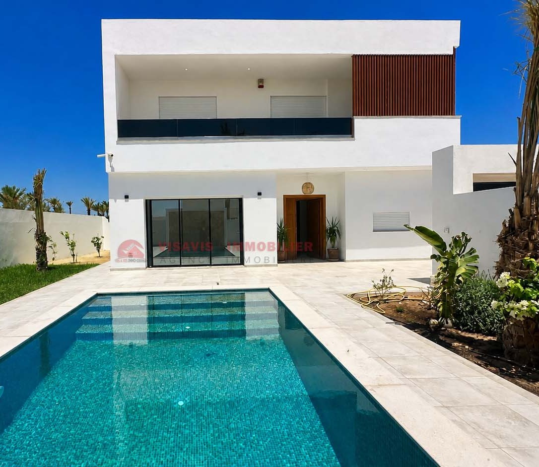 Vente villa avec piscine - conforme et avec titre bleu